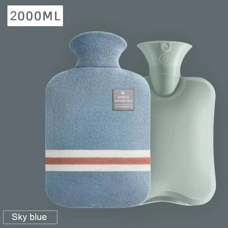 Bouillotte eau chaude bleue avec sa housse